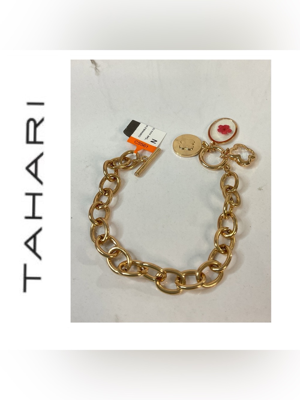 🌟🌟 Tahari Toggle Chain Charm Bracelet